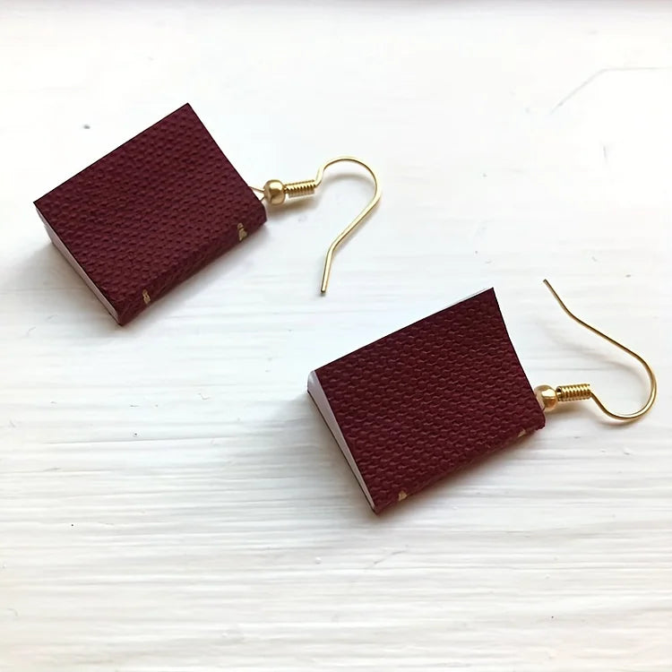 Brincos pendentes vintage em formato de livro