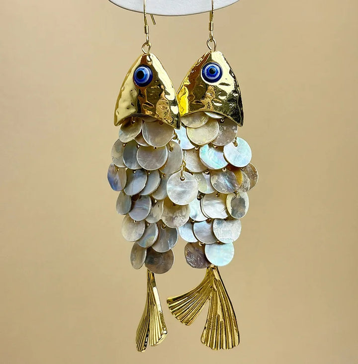 Brincos vintage com borla em formato de peixe