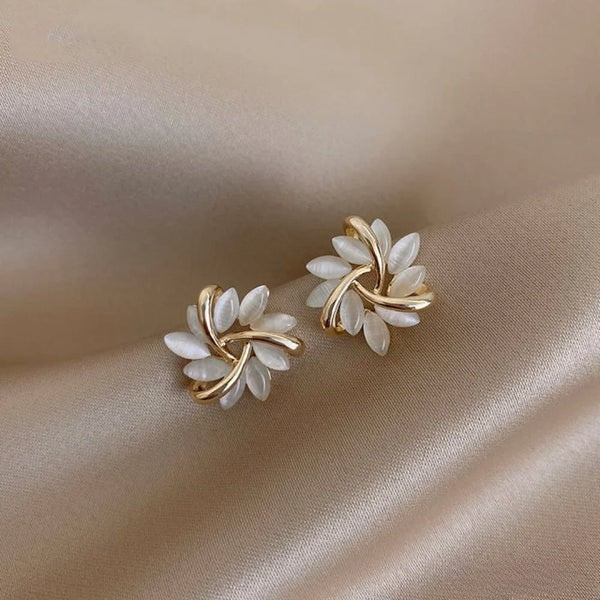 Sienna™ | Elegantes Brincos de Stud em Formato de Círculo com Pétalas de Opala