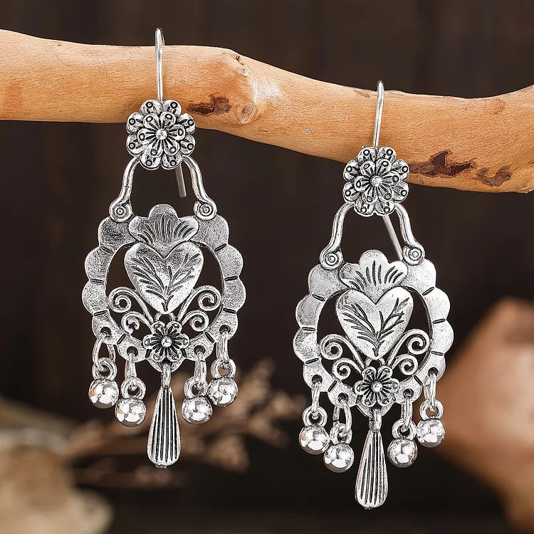 Brincos vintage boêmios com gravura de flores vazadas