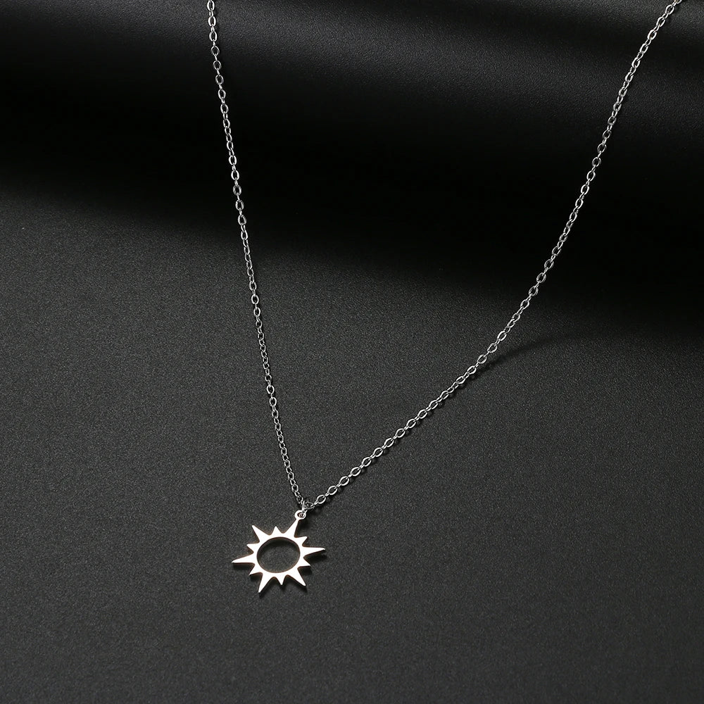 Colar em aço inoxidável unissex com pendente sol minimalista - JOFashion, joias perfeitas para amigos e presentes ideais