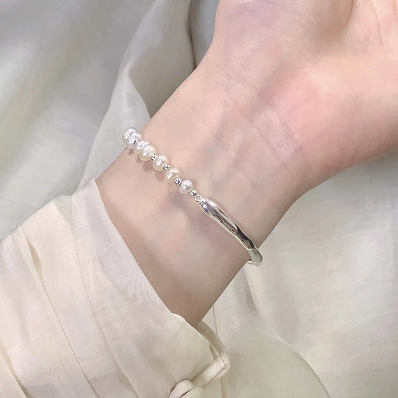 Bracelete Rígido com Pérolas | Madrepérola