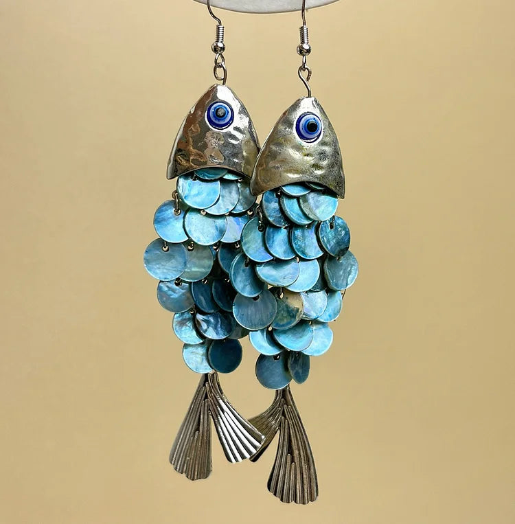 Brincos vintage com borla em formato de peixe