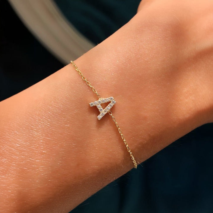 Pulseira de Corrente com Inicial Delicada