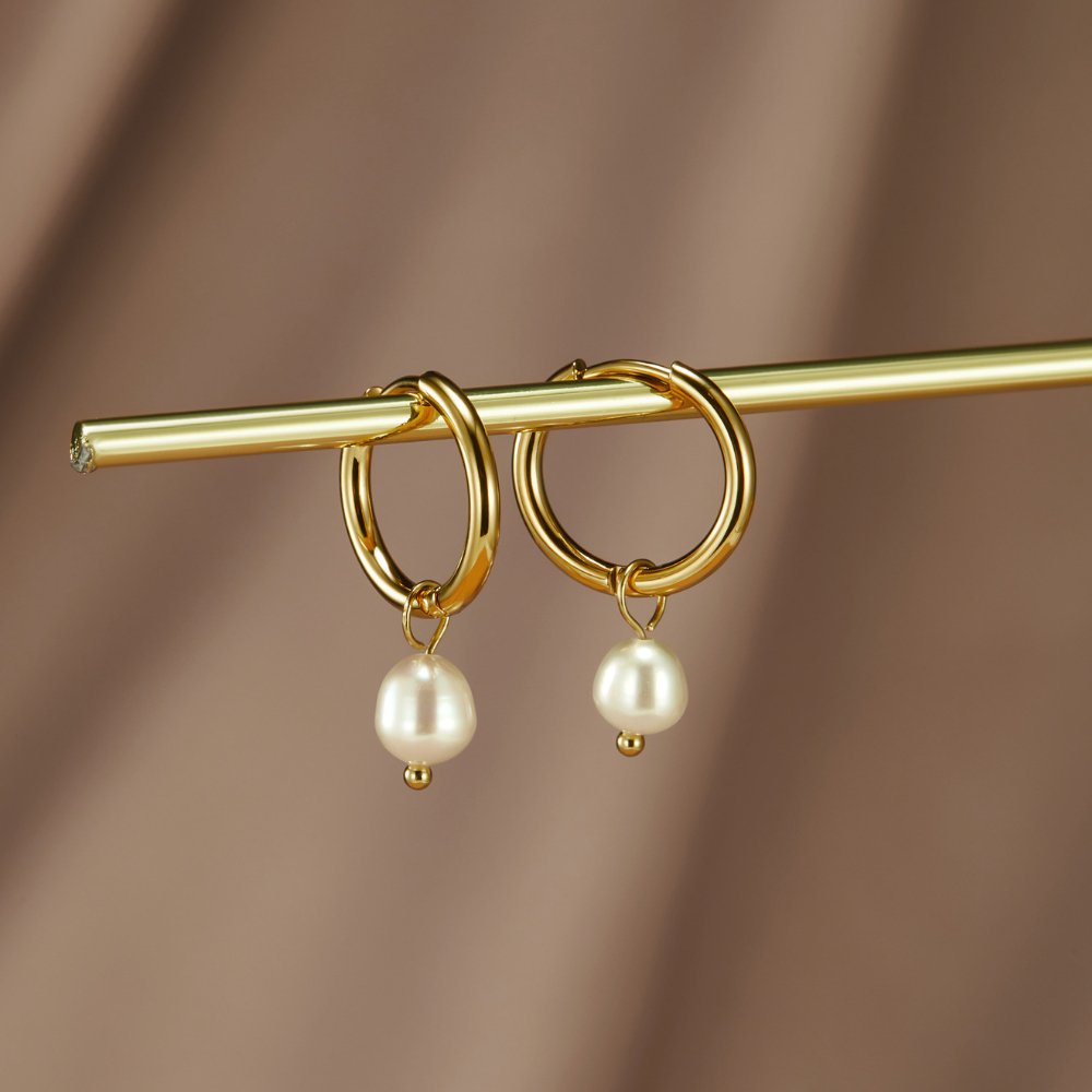 Brincos Hoop Bella com Pérolas de Água Doce
