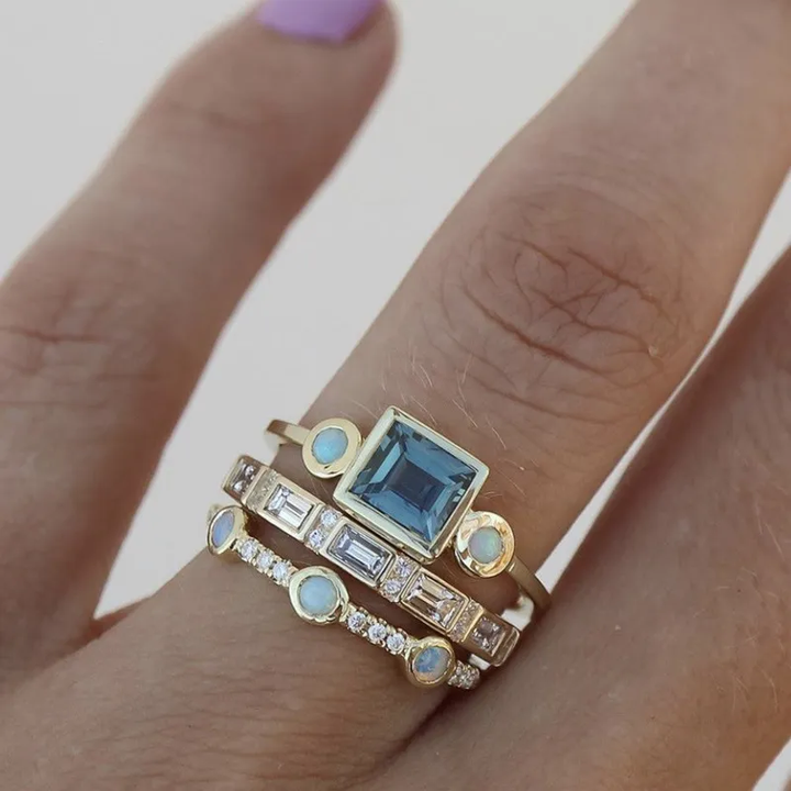 Conjunto de Anéis de Cristal Azul Vintage