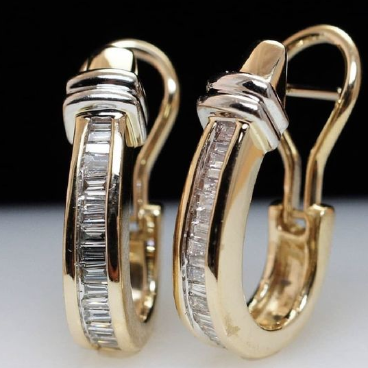 Brincos Dourados Vintage com Cristais Incrustados