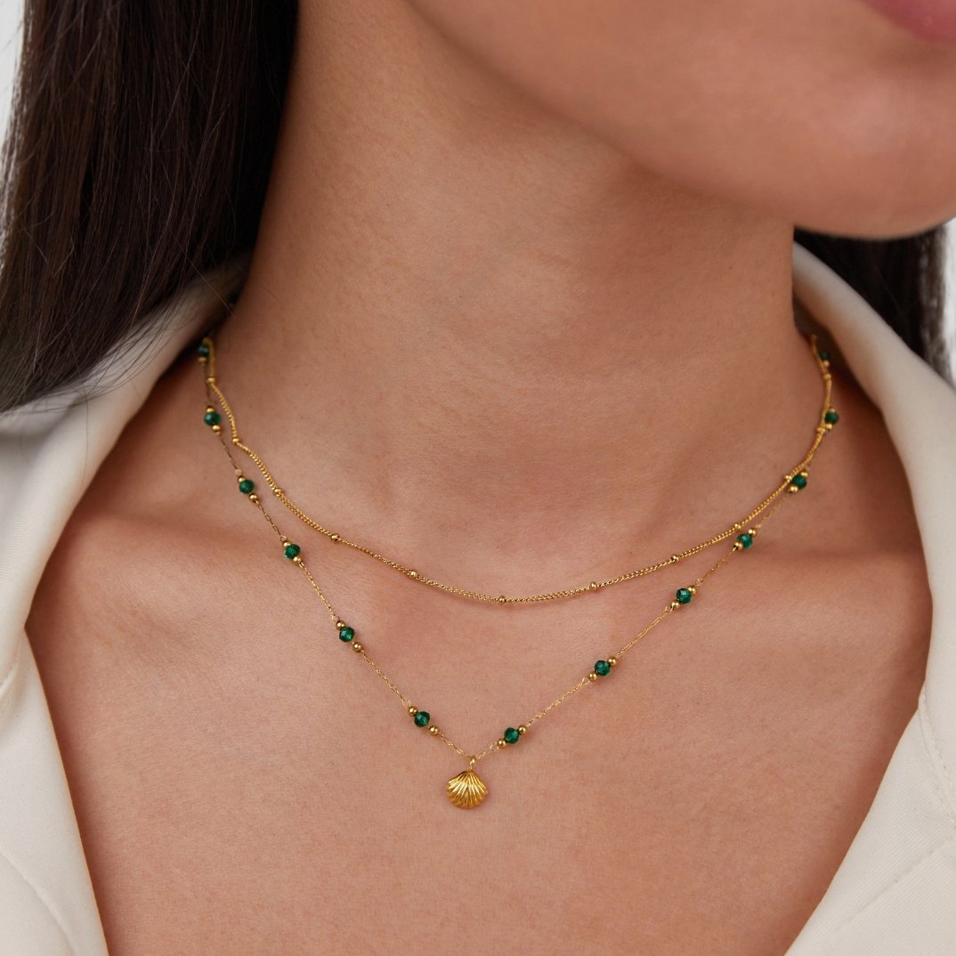 Colar Nerissa com Concha Dourada e Pérola Verde